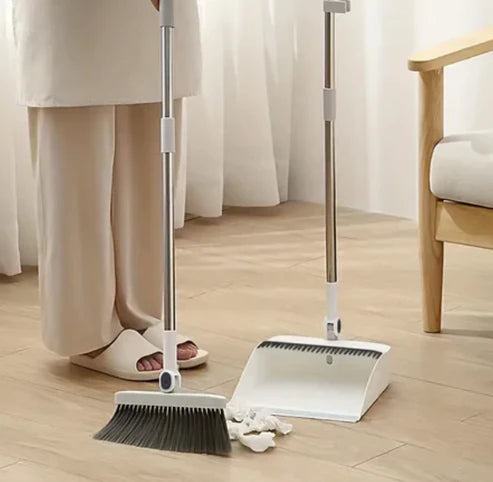 Dustpan and Broom Set with Debris-Capturing Teeth