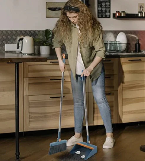 Dustpan and Broom Set with Debris-Capturing Teeth