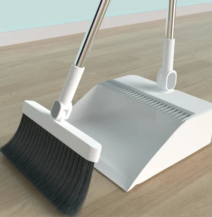 Dustpan and Broom Set with Debris-Capturing Teeth